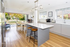 Photo 25- click for photo gallery